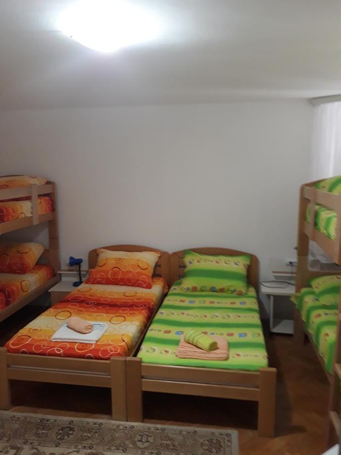 Hostel Corner 021 Novi Sad Exterior photo